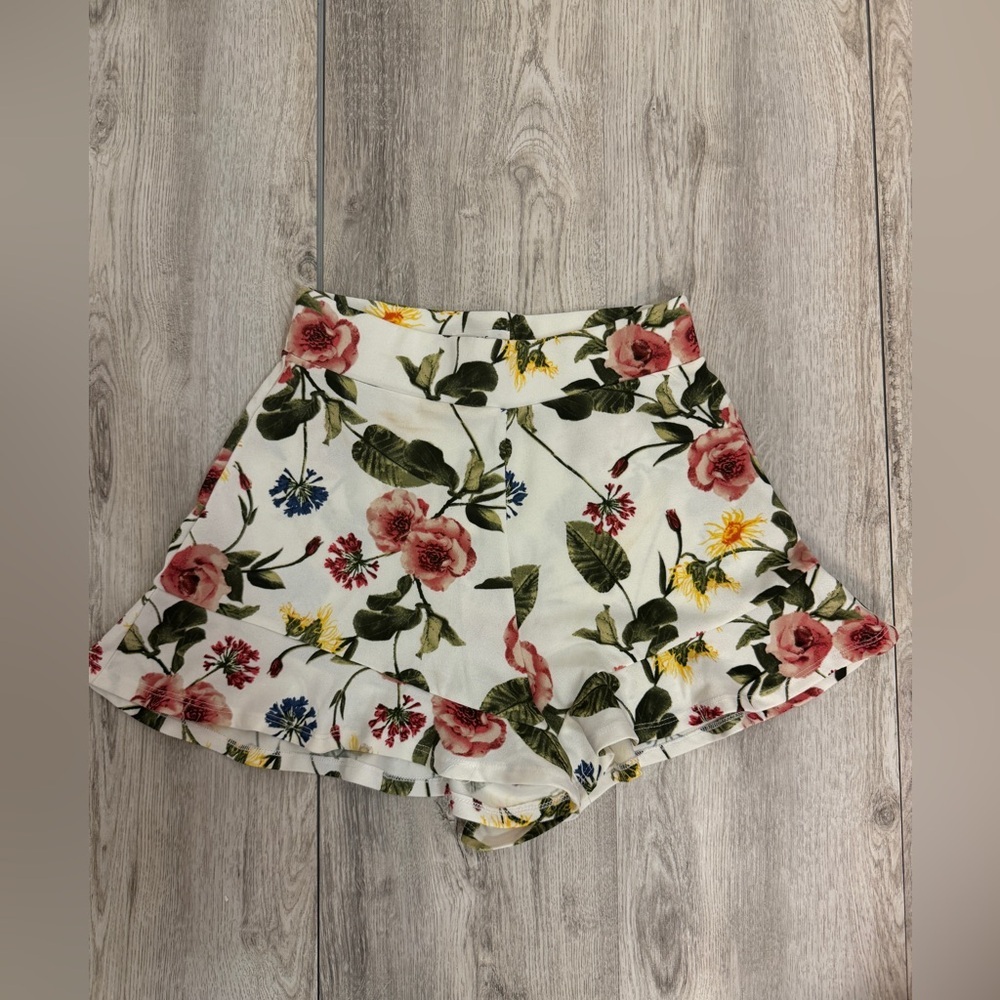 Mine small floral shorts